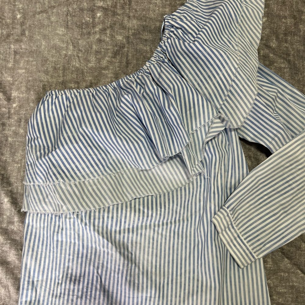 Zara Striped One Shoulder Top, Perfect for the Spring, worn a few times !